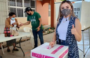 Funcionarios morenistas en Campeche apoyan a López Obrador