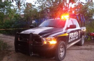 Automóvil recibe 15 impactos de bala en plaza comercial de la Región 247 en Cancún