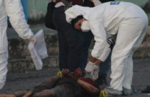 Asesinan a un hombre frente a una primaria en Cancún