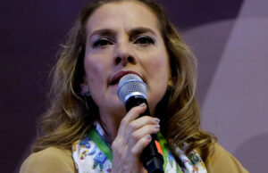 “Hay quien le gusta que le vean la cara”: Beatriz Gutiérrez alerta sobre compra de códice apócrifo