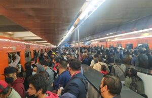 Mujer se suicida en la línea 1 del Metro