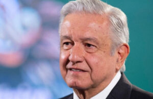 AMLO ofrece eliminar requisito de constancia de situación fiscal