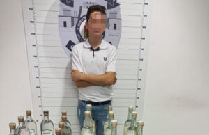 Detienen a joven con 16 botellas de alcohol robadas en Plaza las Américas