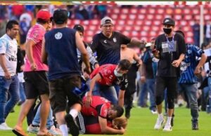 Gobierno suspende a cinco servidores públicos, tras riña de aficionados de Querétaro vs Atlas