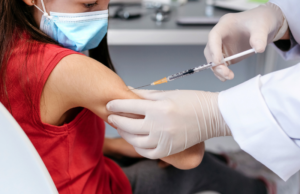 Insisten en vacunación contra COVID para menores de 15 años en Yucatán