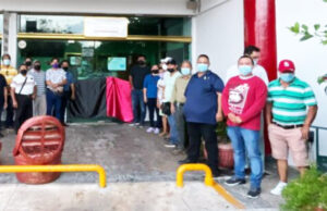 Empleados del restaurante ‘Hong Kong’ comienzan huelga por abusos laborales