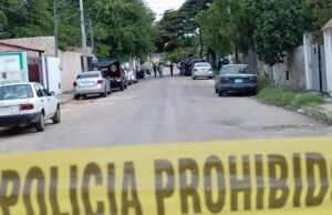 Cuatro hombres atacan con machete a dos personas en Mérida