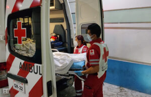 Sicarios balean a dos mujeres en dos regiones de Cancún