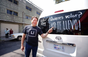 Mario Delgado “ofrece aventón” a ciudadanos para votar en la revocación de mandato