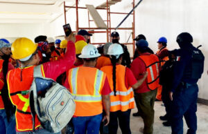 Elementos de la Sedena realizan operativo en zona hotelera de Cancún, tras reporte de personas armadas