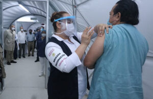 Tabasco ocupa lugar 21 de entidades con más reacciones adversas por vacunación contra COVID-19