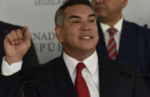 Alejandro Moreno prepara denuncia ante FGR por audios “falsos” difundidos por Layda Sansores