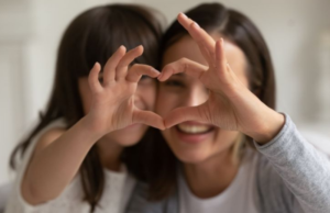 Día de las Madres 2022: Canciones para dedicar a las mamás