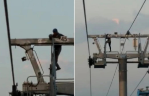 Captan a hombre caminar sobre torre del Cablebús en Iztapalapa: VIDEO