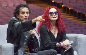 Alex Lora desata debate en redes sociales tras criticar a AMLO