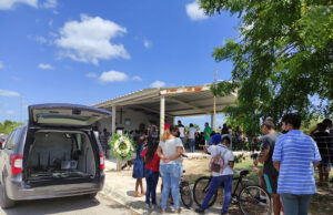 Familiares y amigos realizan misa en honor al estudiante que falleció en Umán