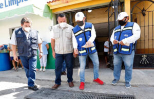 Alcalde Renán Barrera supervisa los trabajos de control larvario y fumigación en Mérida