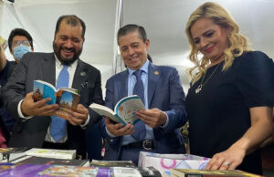 Alebrijes mexicanos viajan a Chicago para una exposición en Cantigny Park