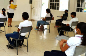 COVID-19 se propaga en 15 escuelas de Quintana Roo