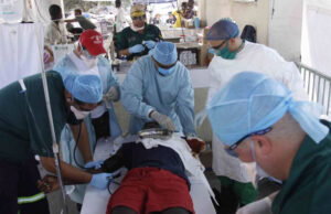 Gobierno contratará médicos cubanos por “déficit de especialistas”