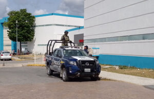 Atacan a balazos a policía ministerial en Cancún