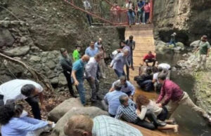 Separan del cargo a cuatro funcionarios tras caída de puente en Cuernavaca