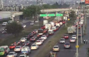 Transportistas inician bloqueos CDMX; exigen aumento a las tarifas