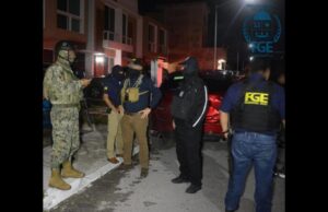 Fiscalía asegura más de 200 kilogramos de droga, un arma larga y equipo táctico en Cancún