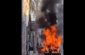 Arde “vochito” en el Centro de Mérida