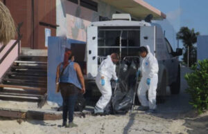 Hallan cuerpo sin vida flotando en la playa Chac Mool de Cancún