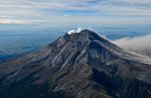 Muere alpinista tras caer a barranca del volcán Popocatépetl