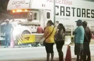 Manifestantes liberan Puente de la Unidad tras protestar por abuso policiaco en el Pueblo Mágico de Isla Aguada, Carmen