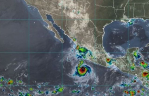 Huracán Bonnie se intensifica a categoría 3 frente a Michoacán