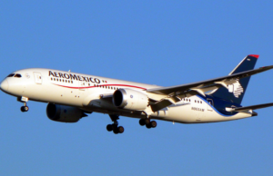 Rayo impacta avión de Aeroméxico; aterriza sin contratiempo en AICM