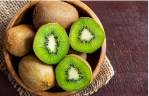 Conoce los beneficios del Kiwi, la fruta refrescante del Verano