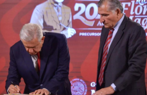 AMLO firma decreto para garantizar el abasto de agua en Nuevo León