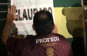 Profeco sanciona a restaurantes de Yucatán por cobro indebido de propinas