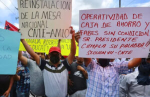 Maestros de la CNTE bloquean acceso a evento de AMLO en Chiapas