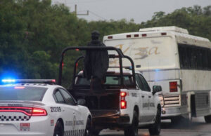 Aseguran a 40 migrantes centroamericanos que eran transportados en autobús en el tramo Felipe Carrillo Puerto- Tulum