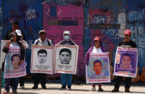 Centro Prodh pide investigar a autoridades y no a la prensa por filtraciones del caso Ayotzinapa