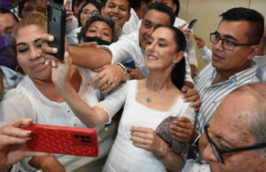 Remueven a dos funcionarios estatales tras apoyo a Sheinbaum