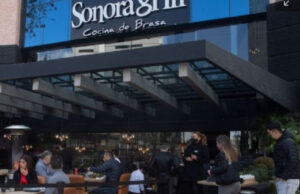 Sonora Grill quiso arreglar “en lo oscurito” el escándalo por racismo, afirma Sheinbaum