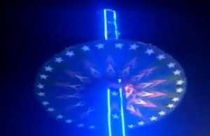 Juego mecánico se desploma y deja al menos 10 heridos en la India: VIDEO