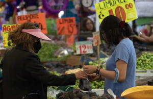 Canasta básica baja 8% y se congelan tarifas de autopistas, el nuevo plan de AMLO contra la inflación