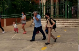 Desalojan a alumnos de secundaría de Campeche por presunta amenaza de tiroteo