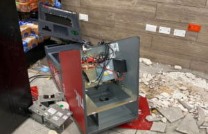 Amagan a empleados de tienda de conveniencia para robar cajero en Cancún