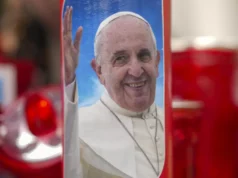 Papa Francisco pasó una noche tranquila, señala el Vaticano