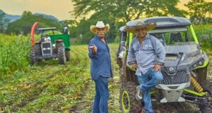 Padre de Julión Álvarez detenido en Carmen por elementos de la policía estatal por portar armas de fuego junto con otros tres sujetos